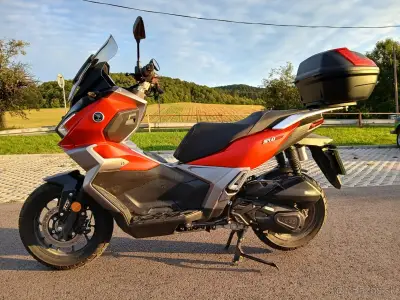 VOGE SR1 125i ADV červená – náhľad 3