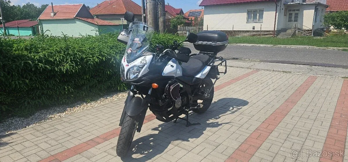 Suzuki DL650 V Strom - foto 1