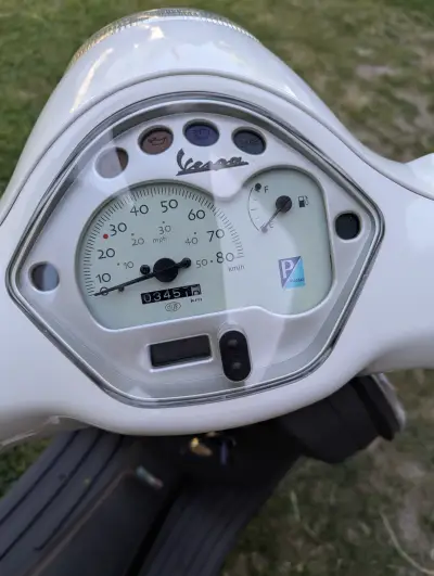 Vespa LX 50 2T 2011 v Super stave + Doplnky – náhľad 4