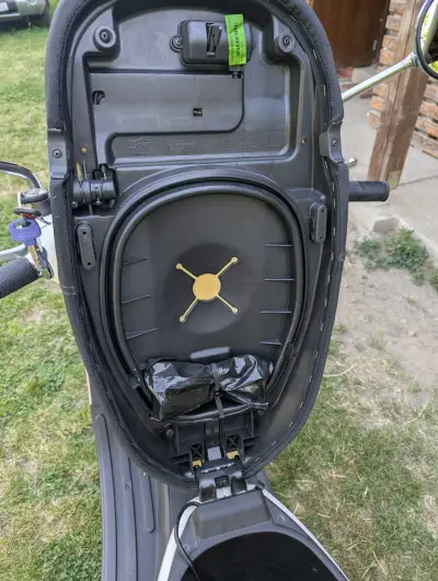 Vespa LX 50 2T 2011 v Super stave + Doplnky – náhľad 10
