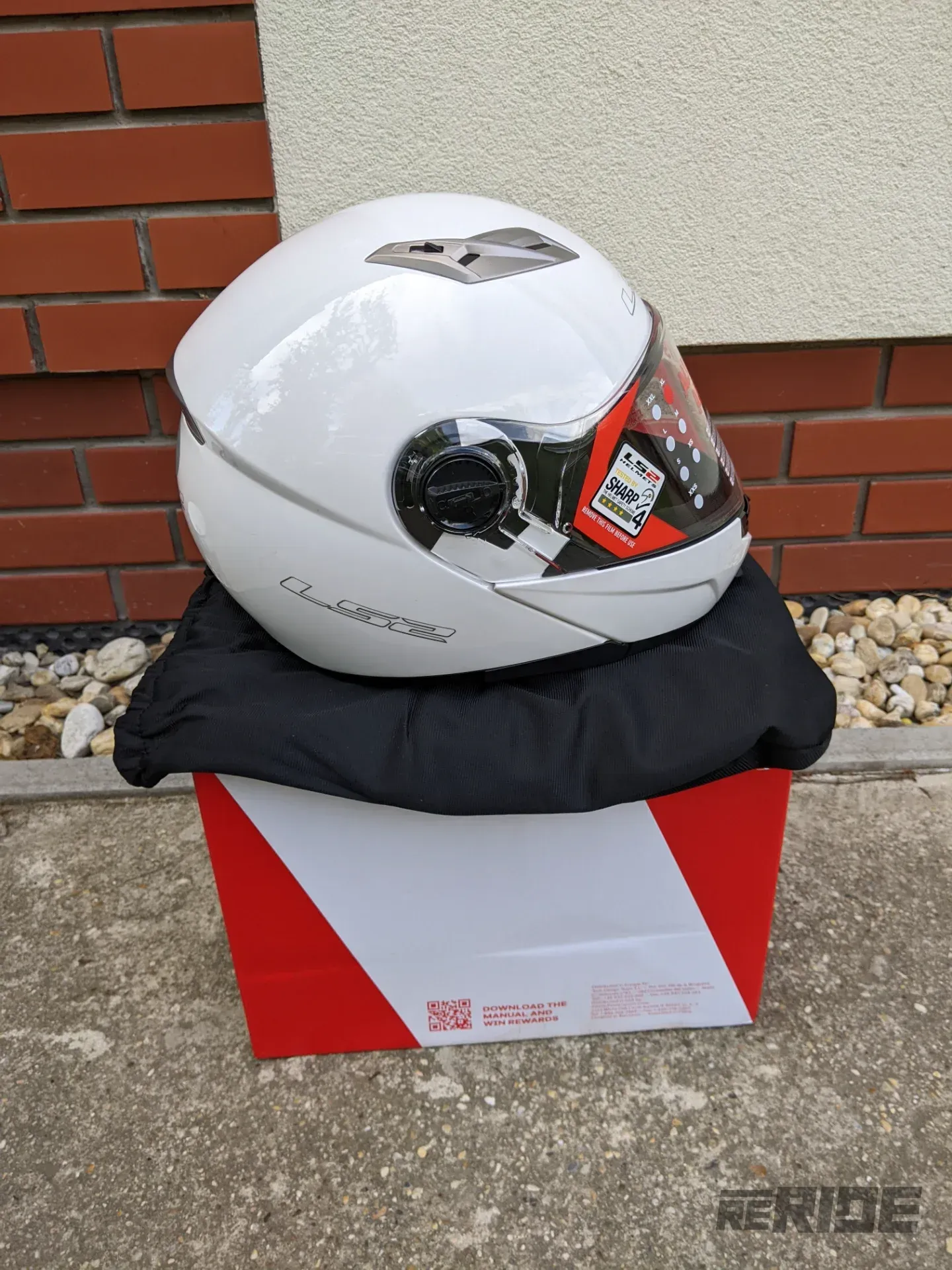 Prilba na motorku LS2 FF370 Easy Vyklapacia Veľkosť L Biela Leskla - foto 1