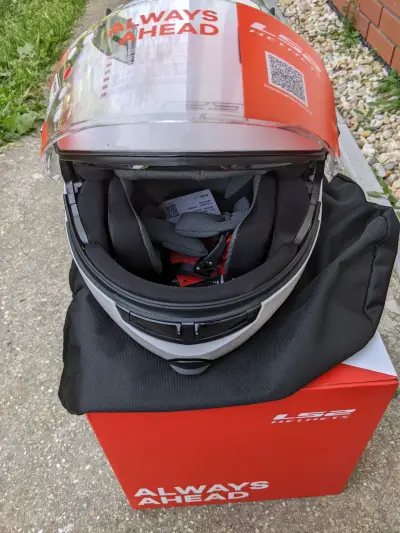 Prilba na motorku LS2 FF370 Easy Vyklapacia Veľkosť L Biela Leskla – náhľad 3