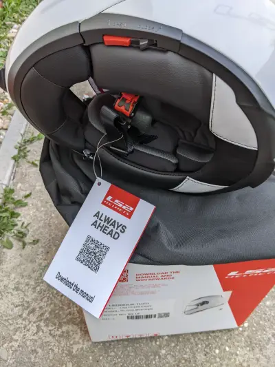 Prilba na motorku LS2 FF370 Easy Vyklapacia Veľkosť L Biela Leskla – náhľad 7