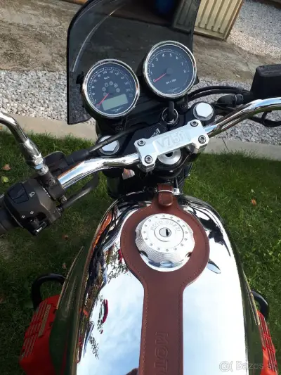 Moto Guzzi v7 III Anniversario 2017 – náhľad 3
