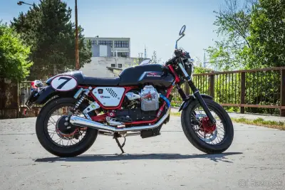 Moto Guzzi V7 Racer – náhľad 1