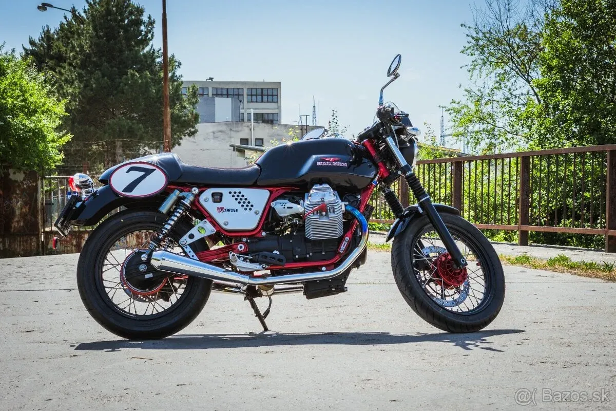 Moto Guzzi V7 Racer - foto 1