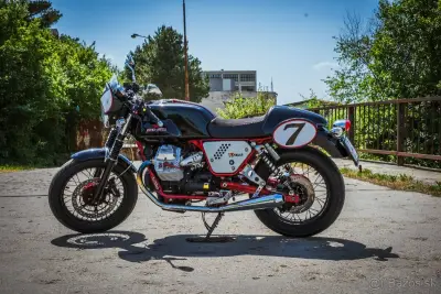 Moto Guzzi V7 Racer – náhľad 2