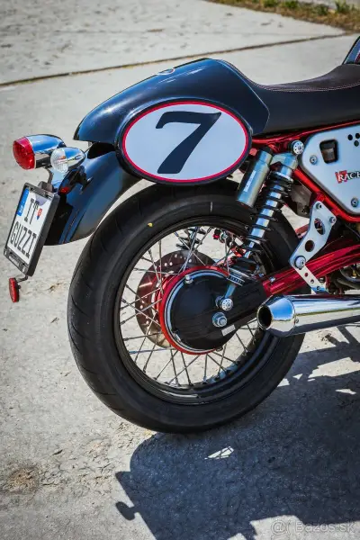 Moto Guzzi V7 Racer – náhľad 3