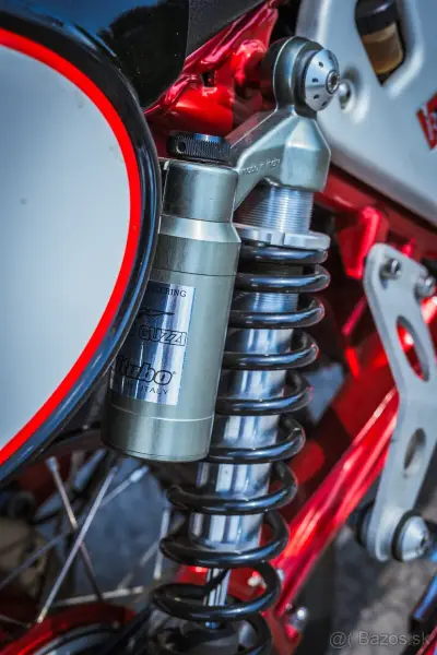 Moto Guzzi V7 Racer – náhľad 10