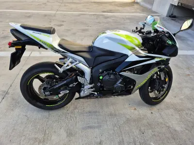 honda CBR 600 RR – náhľad 1