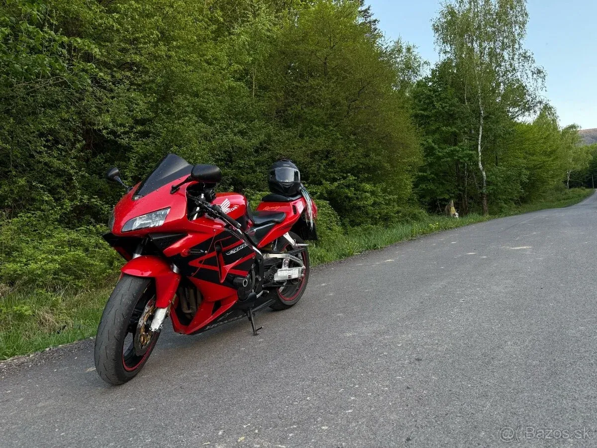 Predám Honda cbr 600 RR 2004 - foto 1