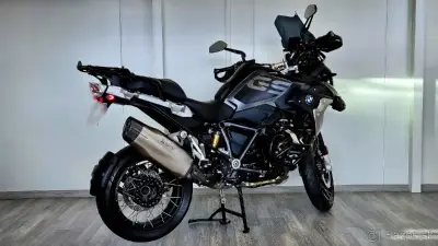 Bmw R1250GS Triple Black Ultimate Edition – náhľad 1