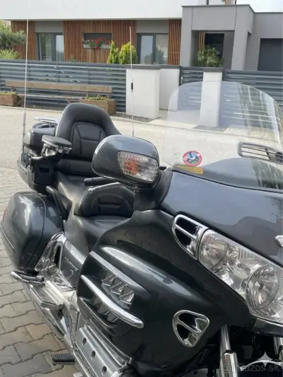 Honda GoldWing GL1800 Special Edition (2005) – náhľad 2
