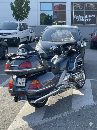 Honda GoldWing GL1800 Special Edition (2005) – náhľad 3