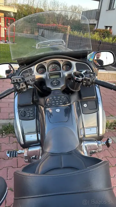 Honda GoldWing GL1800 Special Edition (2005) – náhľad 4