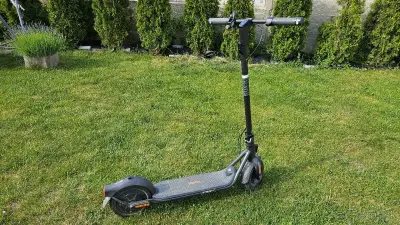 Elektrokolobežka Ninebot KickScooter F2 E – náhľad 1