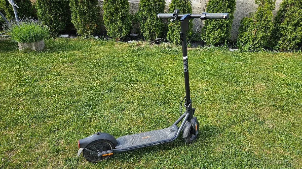Elektrokolobežka Ninebot KickScooter F2 E - foto 1