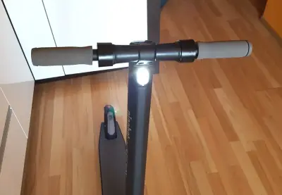 Predám Segway NBT elektrickú skladaciu kolobežku – náhľad 3