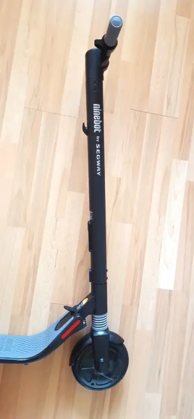 Predám Segway NBT elektrickú skladaciu kolobežku – náhľad 4
