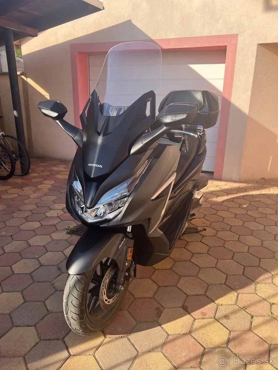 Honda Forza 350 - foto 1