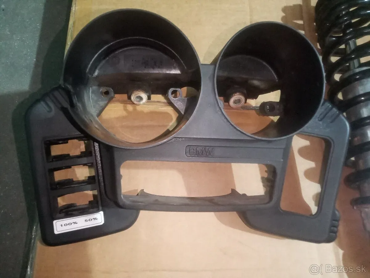 Darujem R1100GS plast na budiky - foto 1