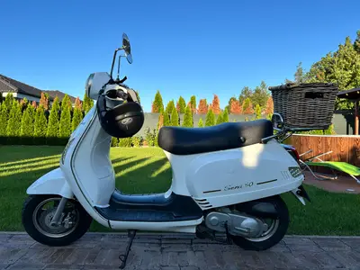 Siena 50-kópia Piaggio Vespa