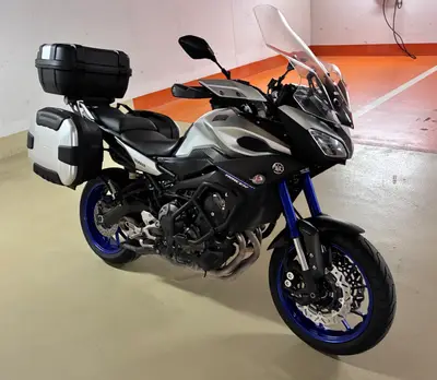 Prenájom Yamaha Tracer 900 (MT-09 Tracer) šport + cestovanie