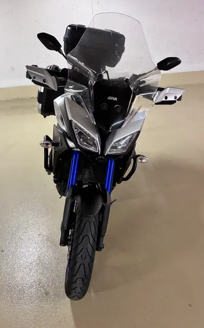 Prenájom Yamaha Tracer 900 (MT-09 Tracer) šport + cestovanie – náhľad 2