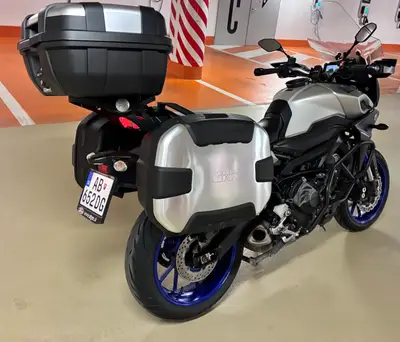 Prenájom Yamaha Tracer 900 (MT-09 Tracer) šport + cestovanie – náhľad 3