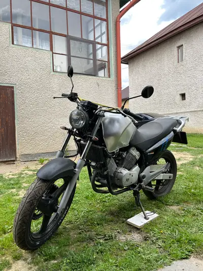 Predám Hondu Varadero 125ccm 2002