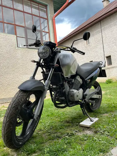 Predám Hondu Varadero 125ccm 2002 – náhľad 3