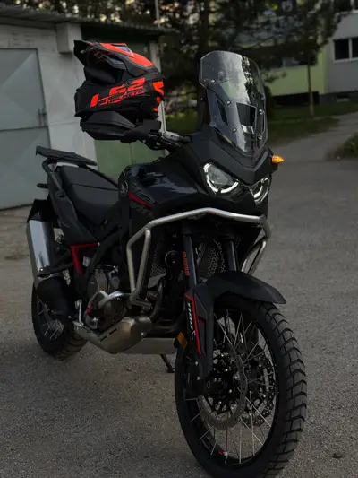 Honda Africa Twin 1100 | 2025 |10 000 km | Bohatá výbava – náhľad 4