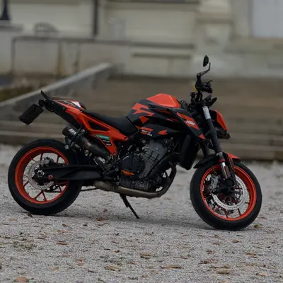 KTM 890 Duke GP 2023 – náhľad 3