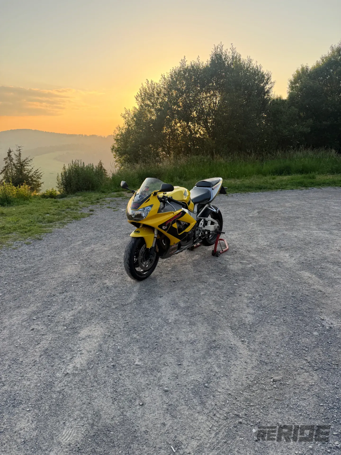 Honda CBR 929 RR - foto 1