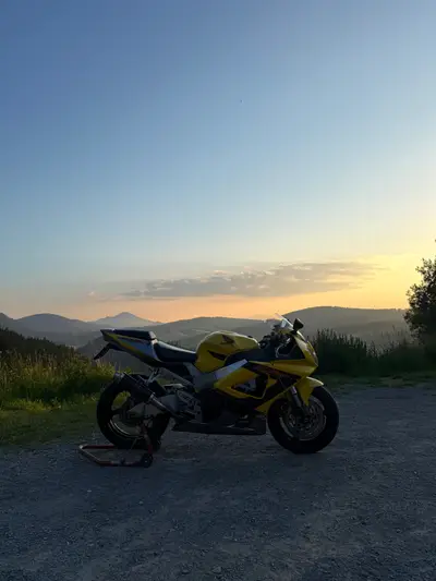 Honda CBR 929 RR – náhľad 3