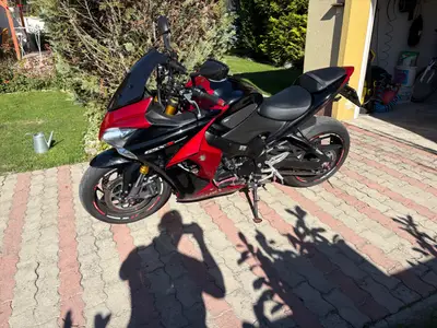 SUZUKI GSX 1000F – náhľad 2
