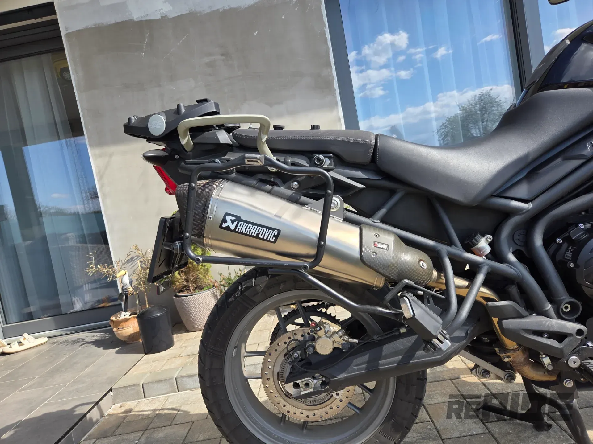 Ladený výfuk Akrapovic na Triumph Tiger 800 - foto 1
