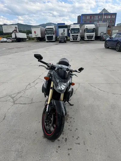 Suzuki GSR 750 – náhľad 3