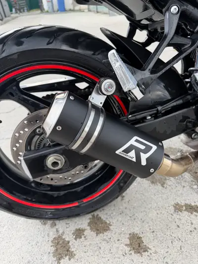 Suzuki GSR 750 – náhľad 4
