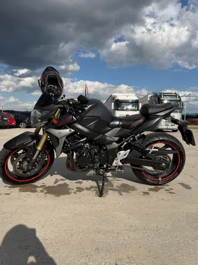 Suzuki GSR 750 – náhľad 5