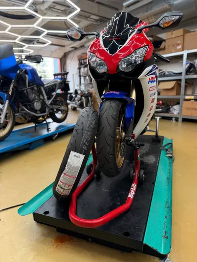 HONDA CBR 1000 RR Fireblade – náhľad 3