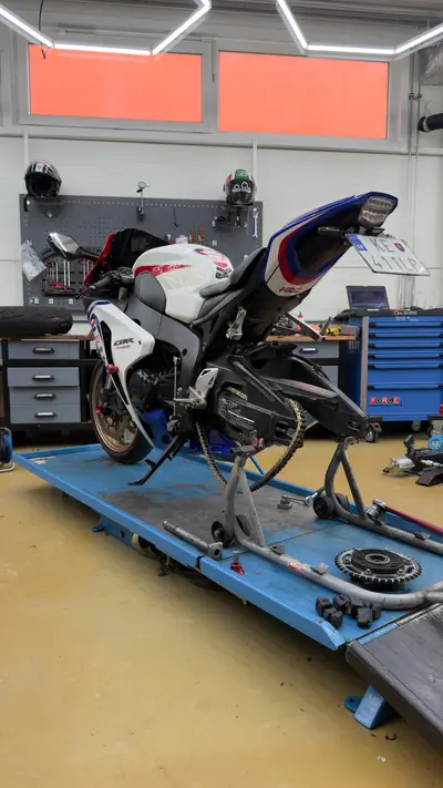 HONDA CBR 1000 RR Fireblade – náhľad 4