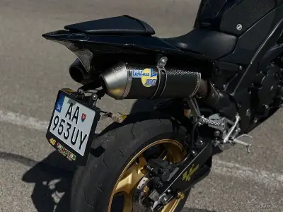 Yamaha R1