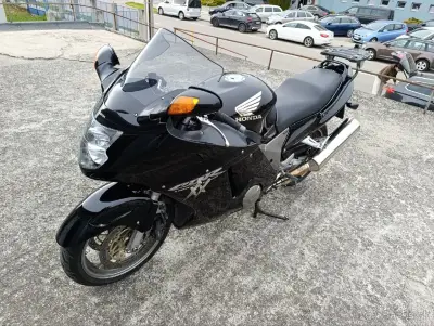 Honda CBR1100XX Superblackbird 2000 Nová STK Vstrekovanie – náhľad 2