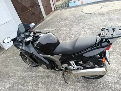 Honda CBR1100XX Superblackbird 2000 Nová STK Vstrekovanie – náhľad 3