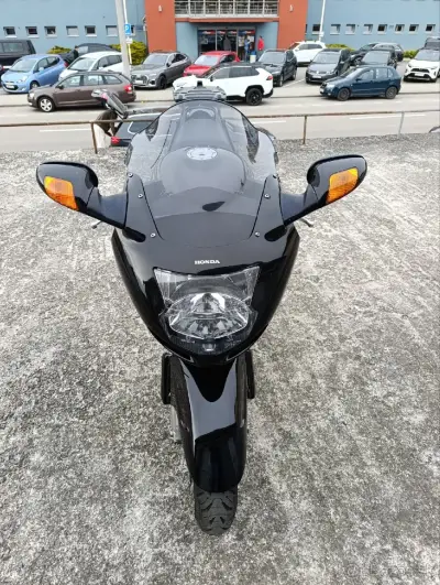 Honda CBR1100XX Superblackbird 2000 Nová STK Vstrekovanie – náhľad 5