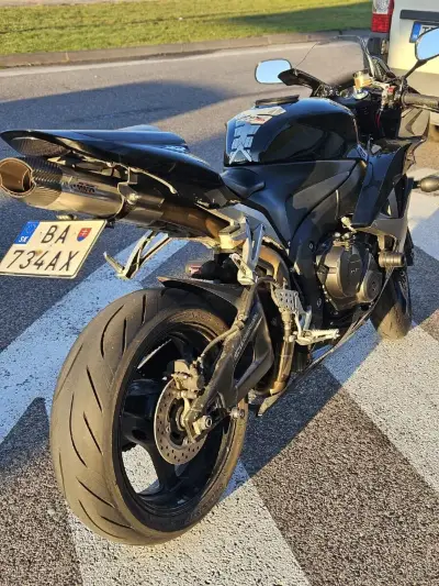 Honda cbr600rr 2007 – náhľad 4