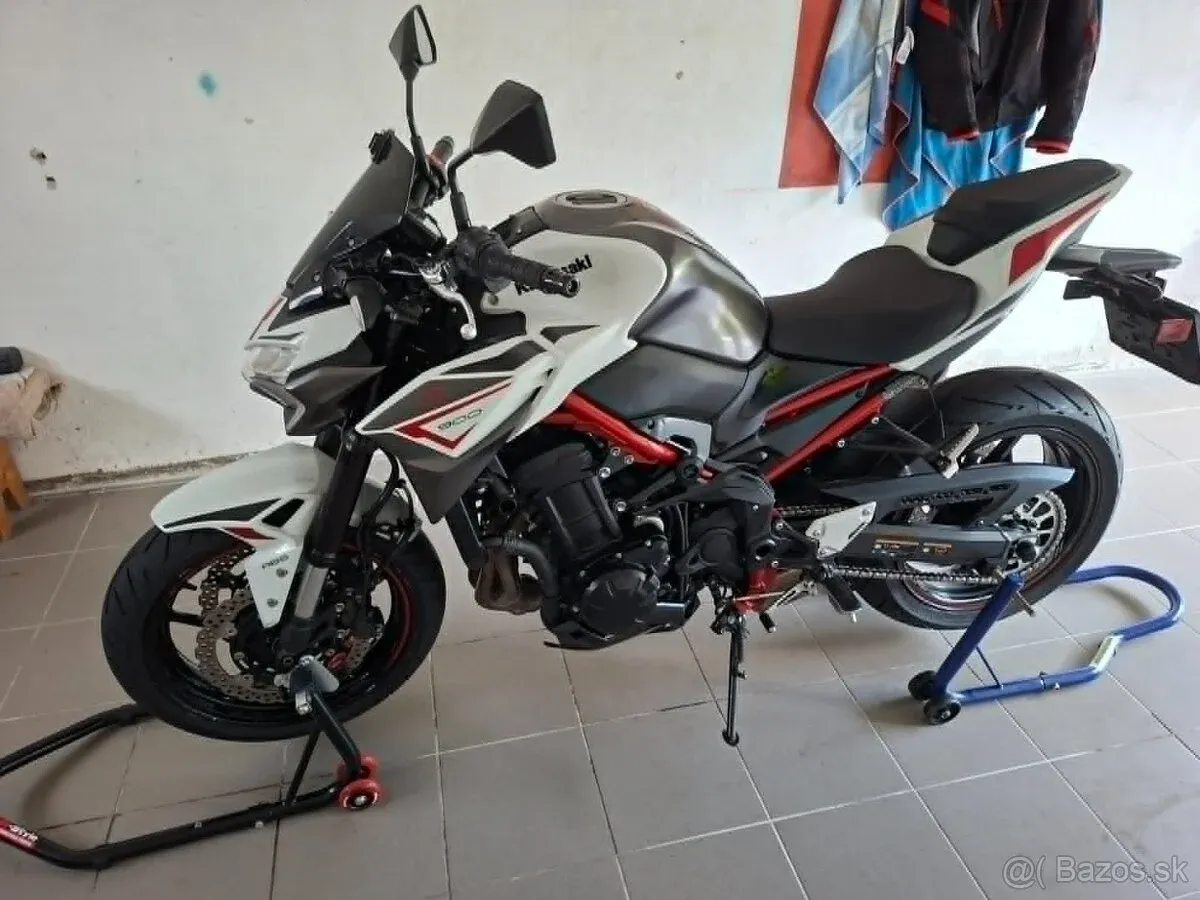 Kawasaki Z900 bielo-červená farba - foto 1