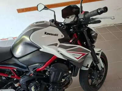 Kawasaki Z900 bielo-červená farba – náhľad 2