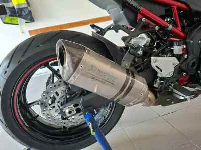 Kawasaki Z900 bielo-červená farba – náhľad 4